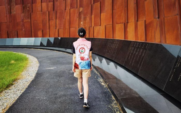 品勝利史料悟歷史真諦 承紅色薪火強青年擔當