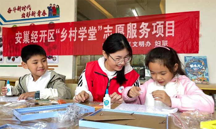 工商管理學(xué)院赴紫薇書院開展“情滿五谷，同享豐收”主題活動(dòng)