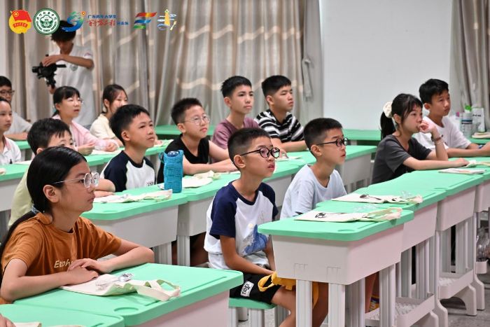 “藝路向汕”植物拓印課程，將非遺文化與自然美育深植童心。