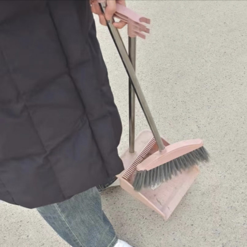 青春之光閃耀家鄉(xiāng)--社區(qū)清掃活動紀(jì)實(shí)