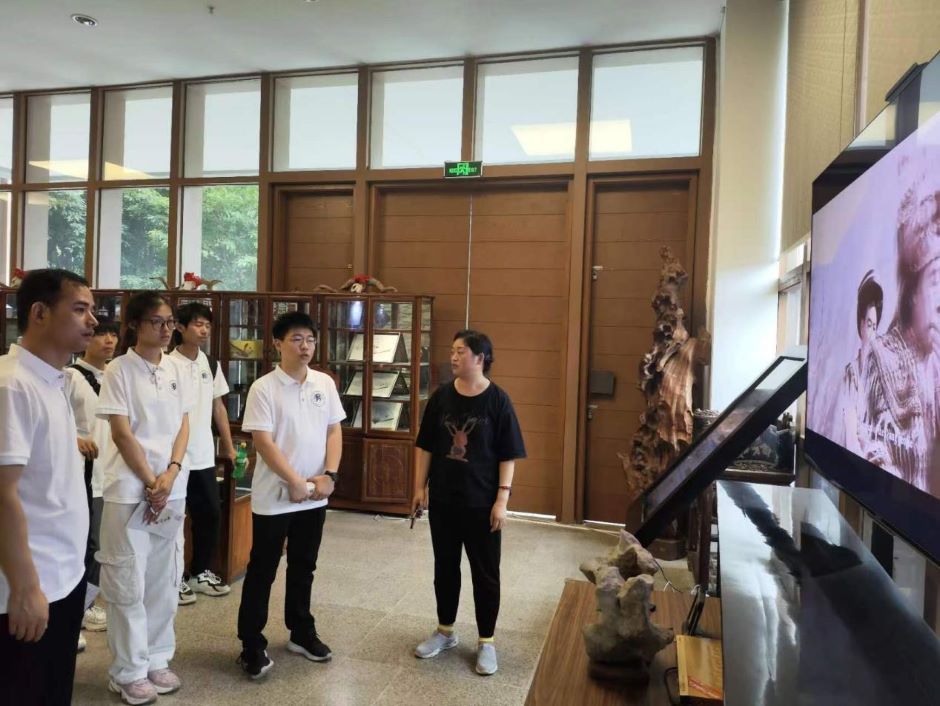 參觀羌族民俗博物館，領(lǐng)略民俗文化美麗