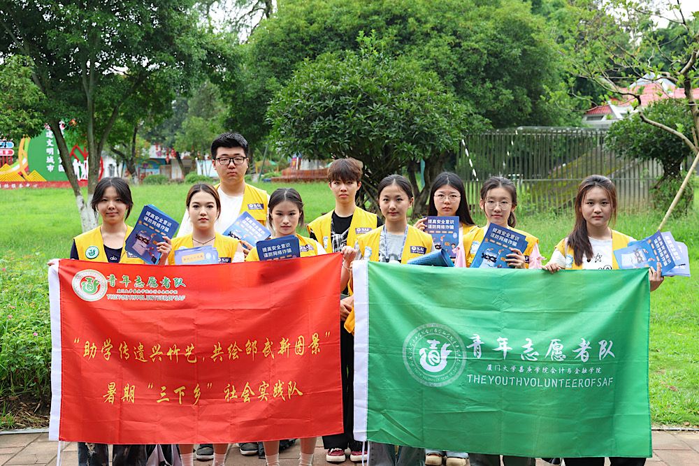 實踐隊隊員合照 徐睿斯 攝