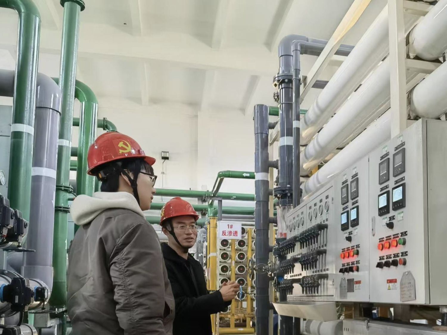 “鋒光電刃”調研團：深入電力設備制造，探索高精度零部件加工