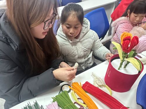 紅心研墨育幼苗，志愿微光啟新程