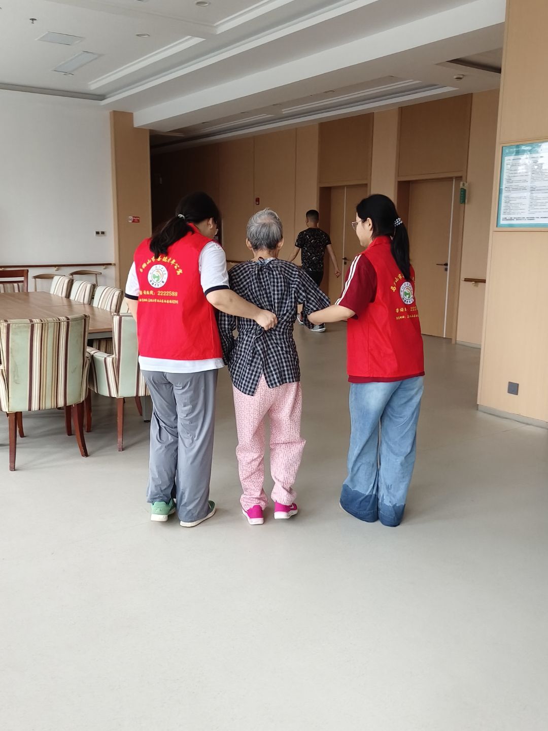 安徽工業大學 “夕陽紅” 志愿服務隊走進善德老年公寓 用青春溫暖老人晚