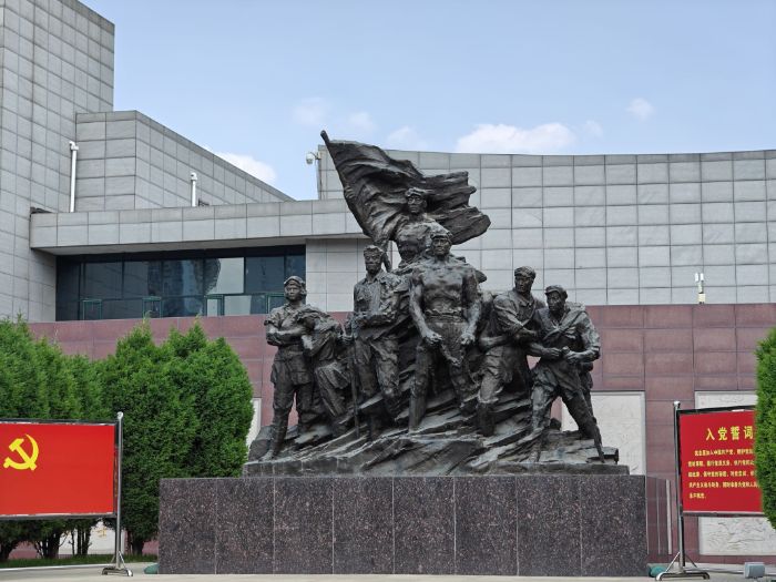 長安大學：追尋西路軍足跡，傳承英雄精神