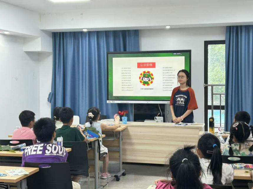 當樹葉遇見雷鋒，把溫暖折進書簽里