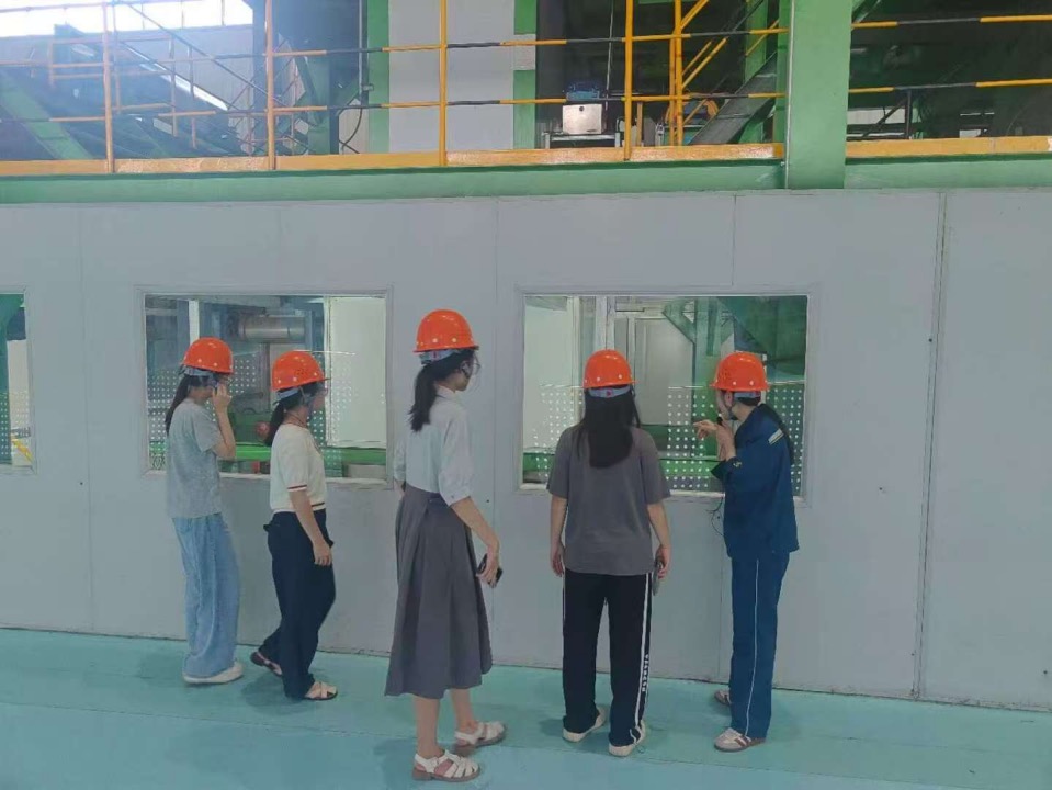 趙都綠韻 經智煥新 | 鋼水淬綠 智繪新篇——山東大學經濟學院赴新金萬利調研紀實