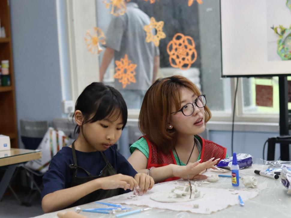 “紅心研墨”滁州圖書館實踐：以志愿之舟渡成長