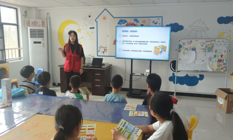 童夢同航護安成長，安財學子情系沈圩，共繪暑期安全創意畫卷