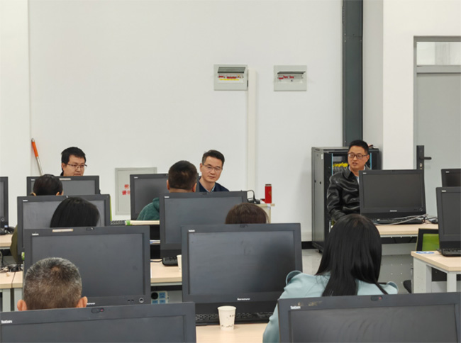 軟件學(xué)院舉辦“家長開放日”活動