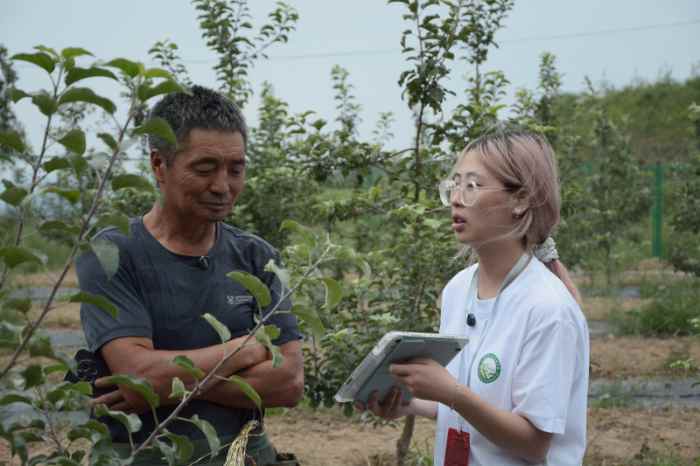 江西財(cái)經(jīng)大學(xué) “延途有你” 團(tuán)隊(duì)深入安塞旱作節(jié)水示范園調(diào)研采訪