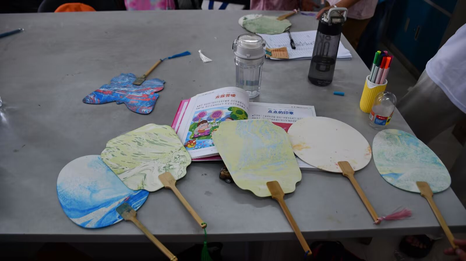 巢湖學院化學與材料工程學院化韻傳槐星火實踐團赴槐林鎮宣傳漆扇文化