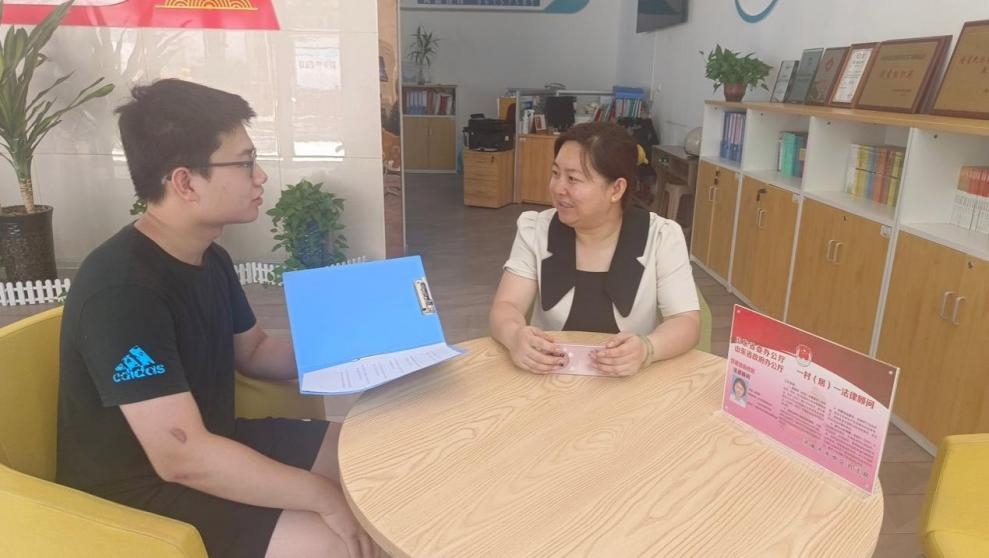 山東大學(xué)“心聚石榴籽，E研民族情”社會(huì)實(shí)踐隊(duì)前往濟(jì)南市飲虎池街社區(qū)開展民族文化融合調(diào)查采訪活動(dòng)