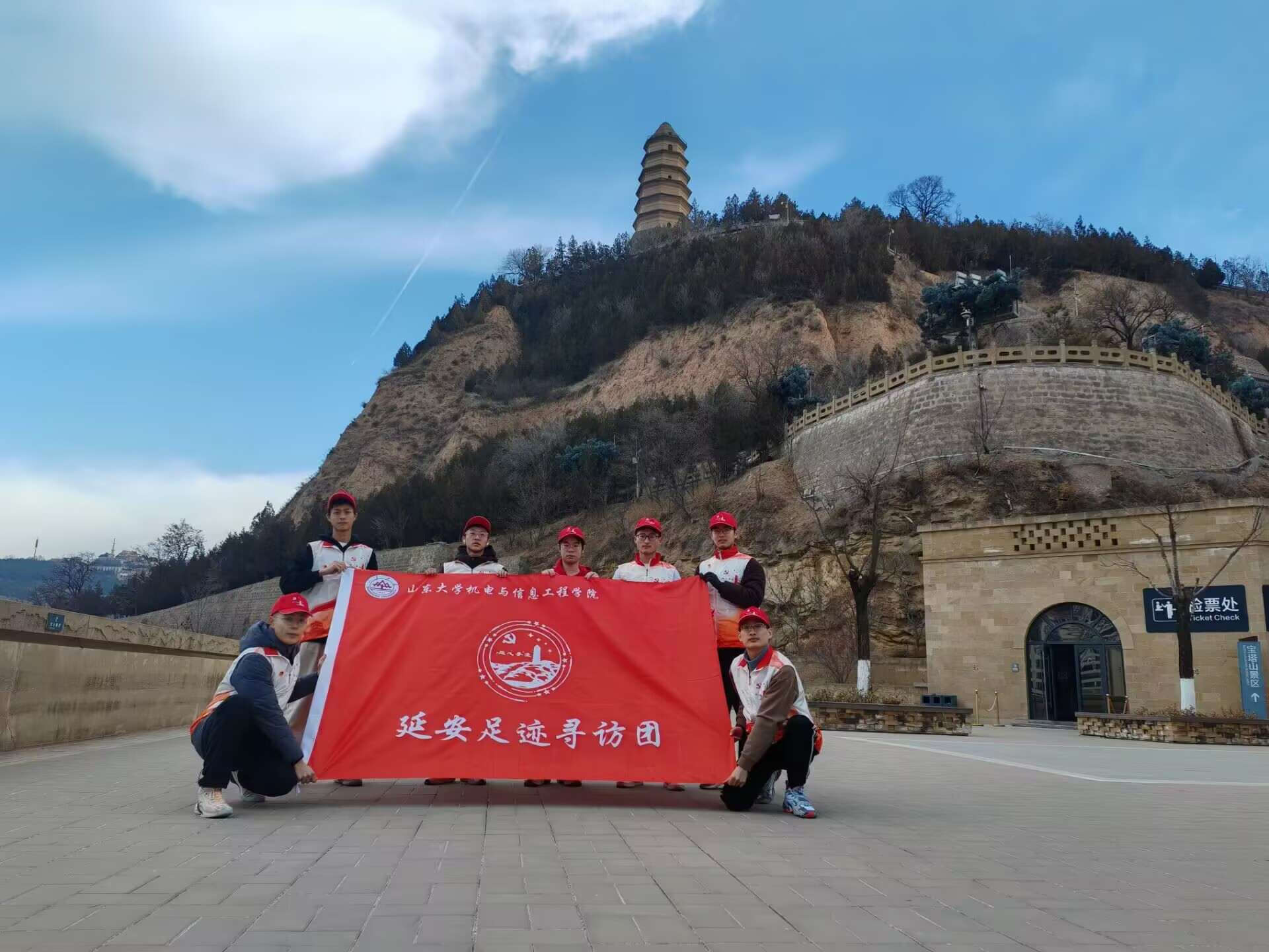 圖2：尋訪團成員合照