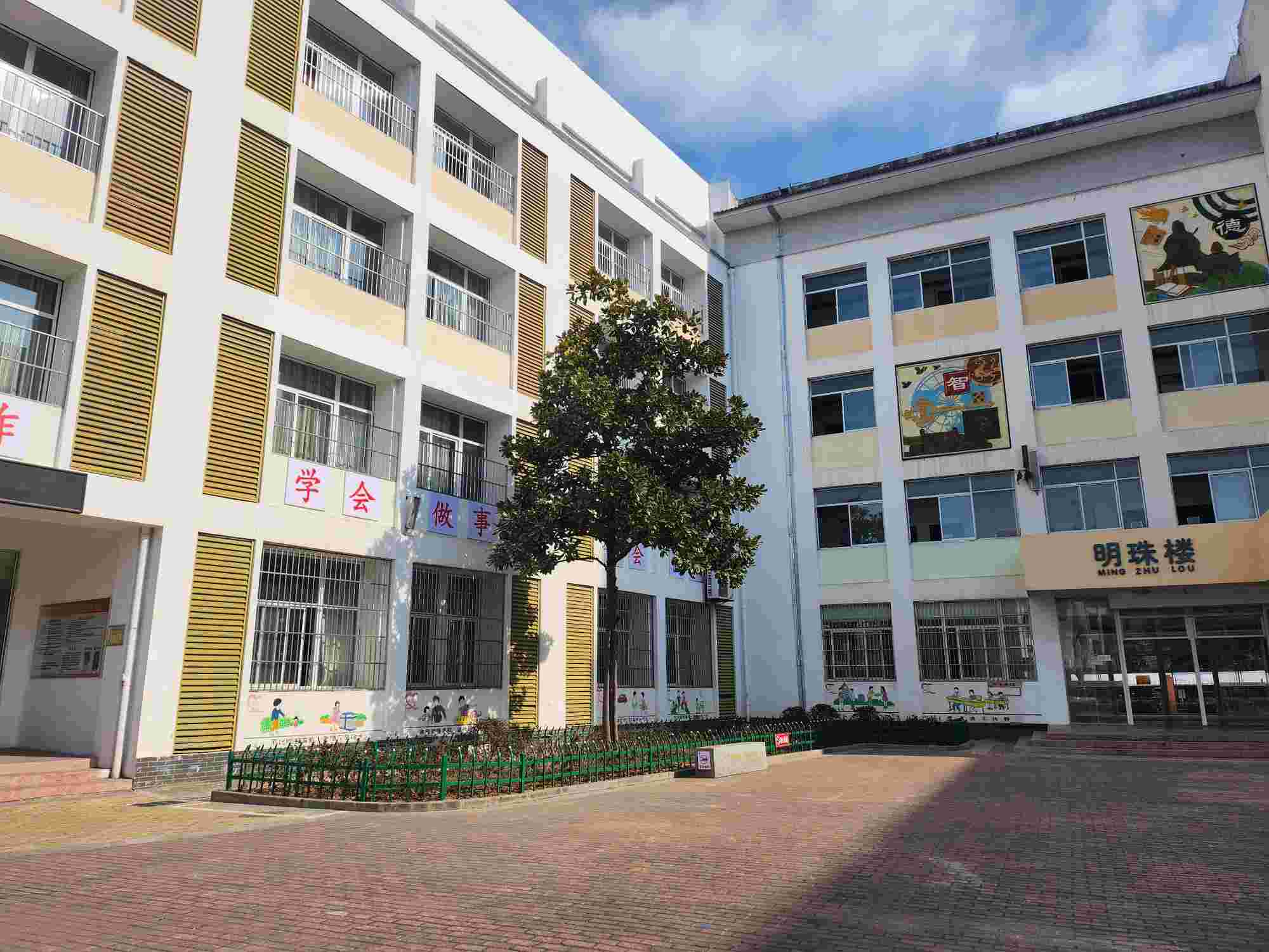 山東大學（威海）“藝”旅彰文團隊在貴池區探索農民畫美育新路徑