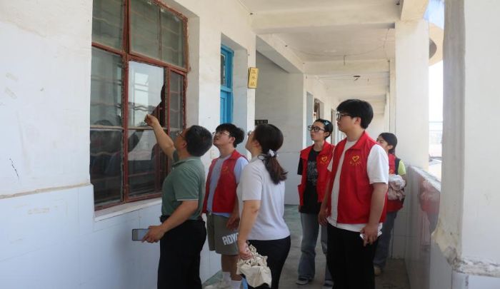 “數”啟青禾實踐團隊 村小調研