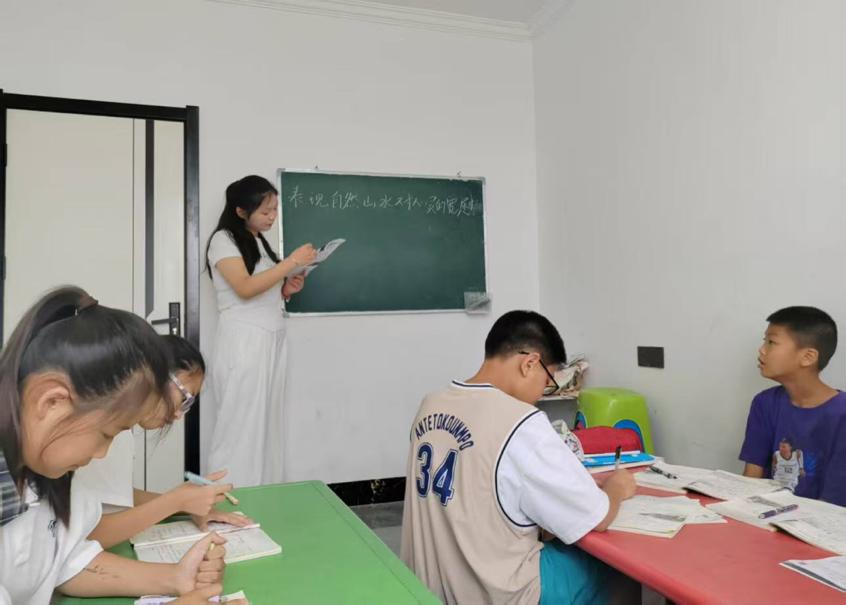 藝術賦能，溫暖相傳：筆墨點亮志愿新篇章