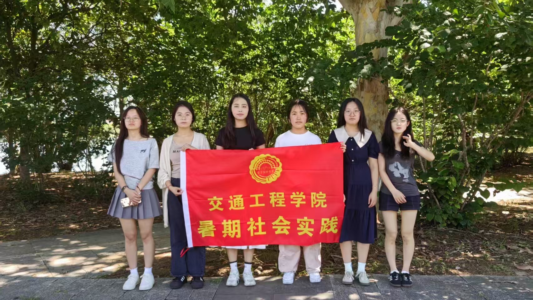 “天印白鷺” 實踐團隊開展 “走進車企科普社區” 暑期社會實踐活動