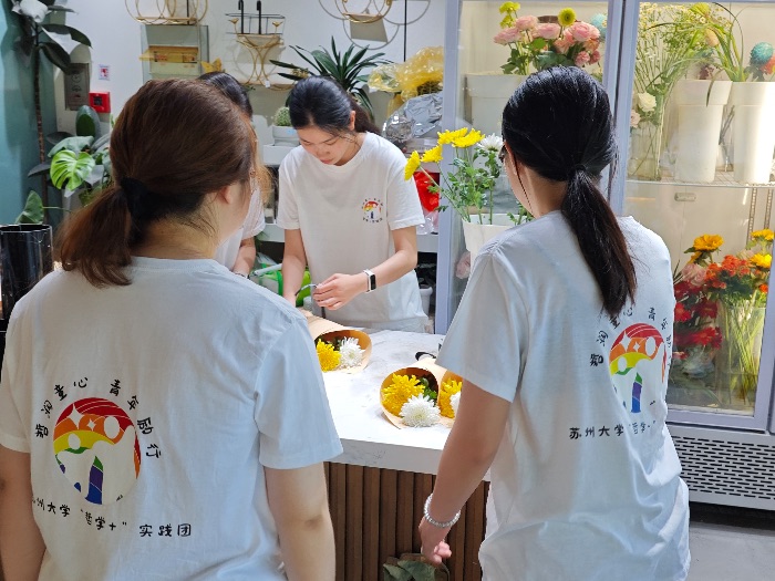 傳承與奮進：在陵園緬懷中汲取力量