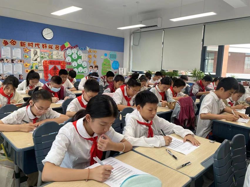 共筑青少年心理健康防線：聚焦社恐問題，點亮心靈之光