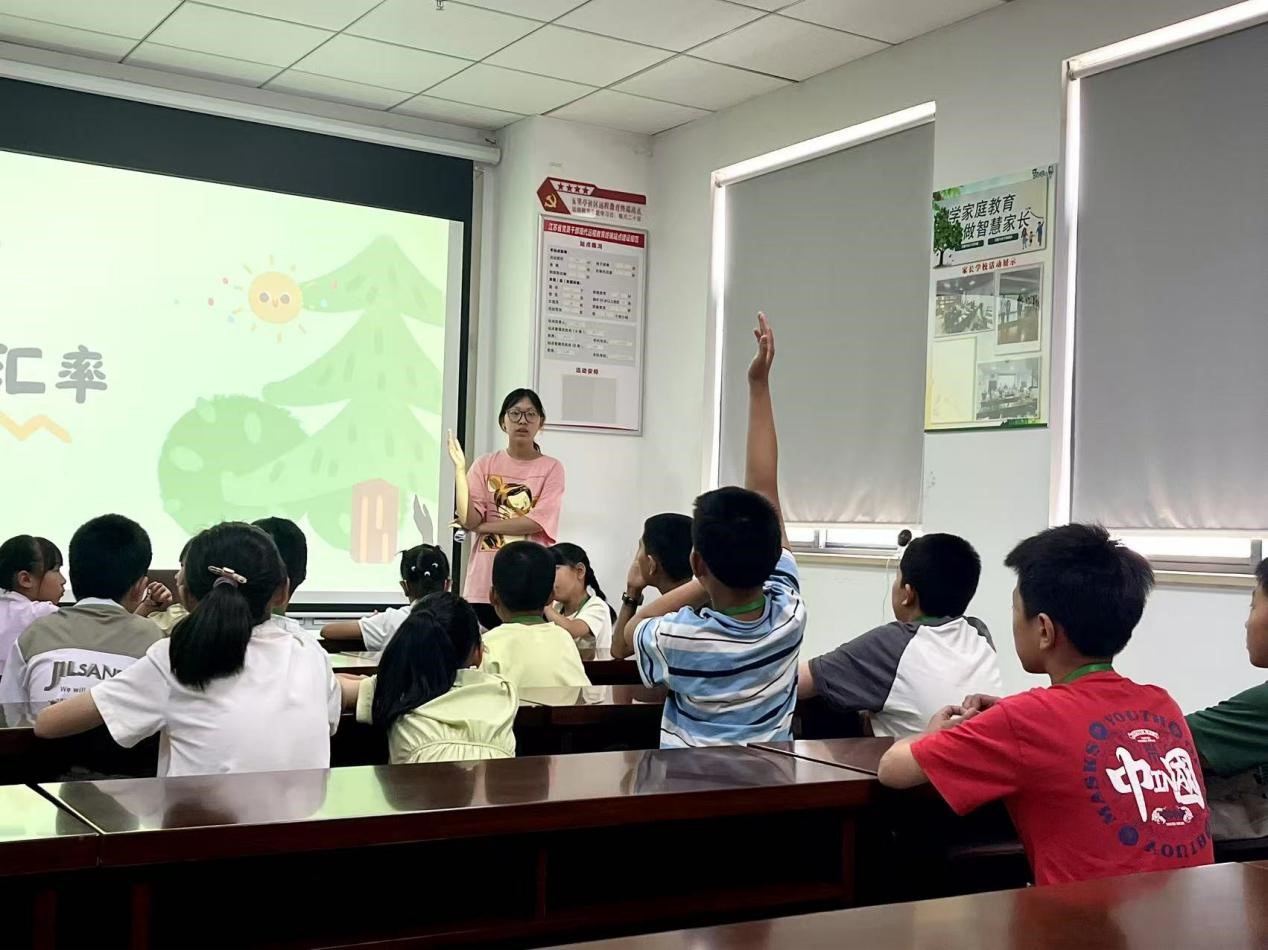 02 圖為同學們積極參加課堂互動。管永康 謝天緣 供圖png