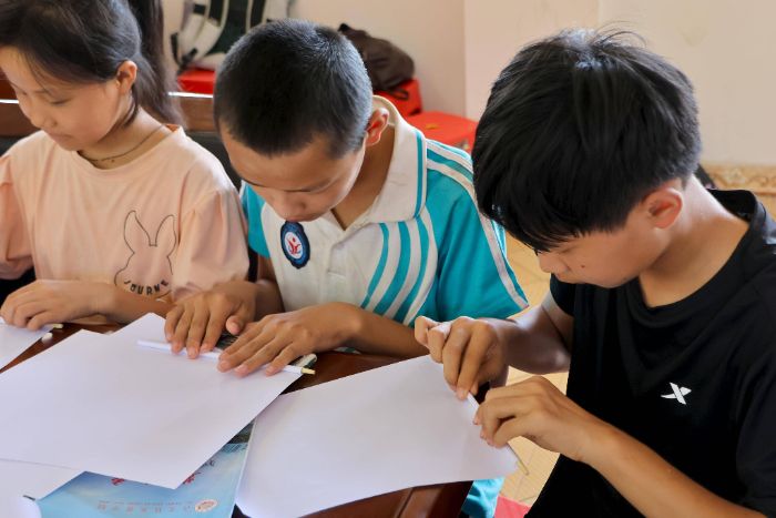 巧思紙橋承千鈞，力學筑夢興鄉村 ——“望山”青禾服務隊在白溪關村開展“巧思紙橋?力學筑夢”實踐活動