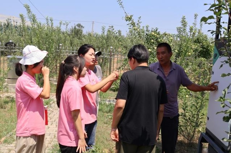 陜西工大實踐團三下鄉：科技架橋蘋果園 愛心跨越山梁助振興