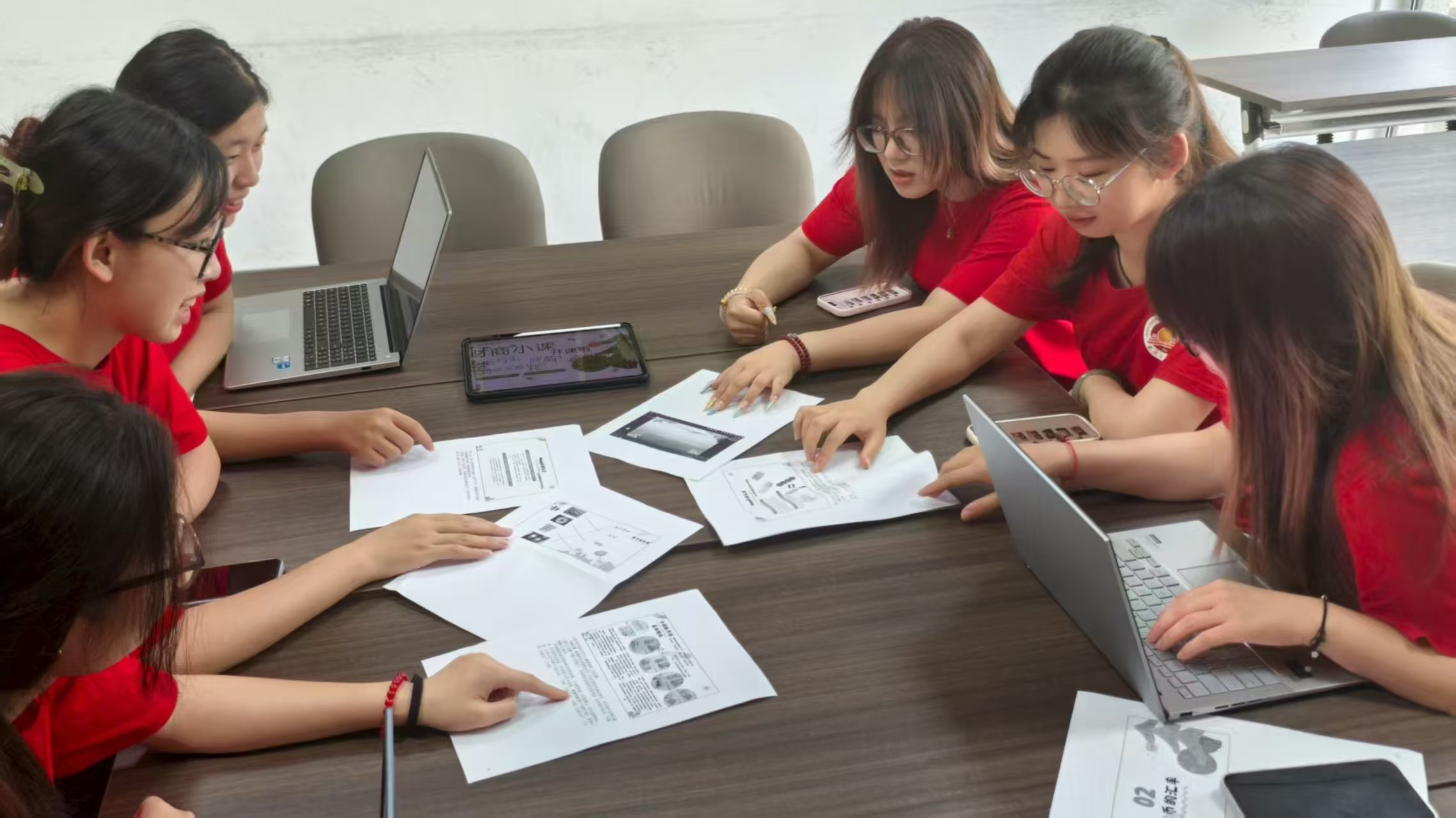 會(huì)計(jì)學(xué)院：“夏日鄉(xiāng)行：童伴成長(zhǎng)”團(tuán)隊(duì)深入調(diào)研財(cái)商啟蒙課堂