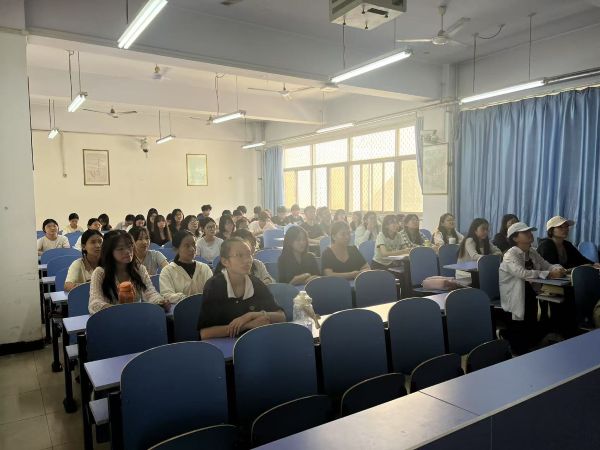 青春無毒，共護(hù)未來——植科2402“一團(tuán)一品”禁毒主題班會順利開展