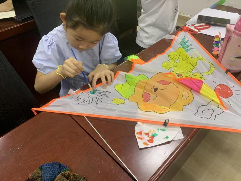 彩鳶繪夢展童趣 折紙傳情育匠心