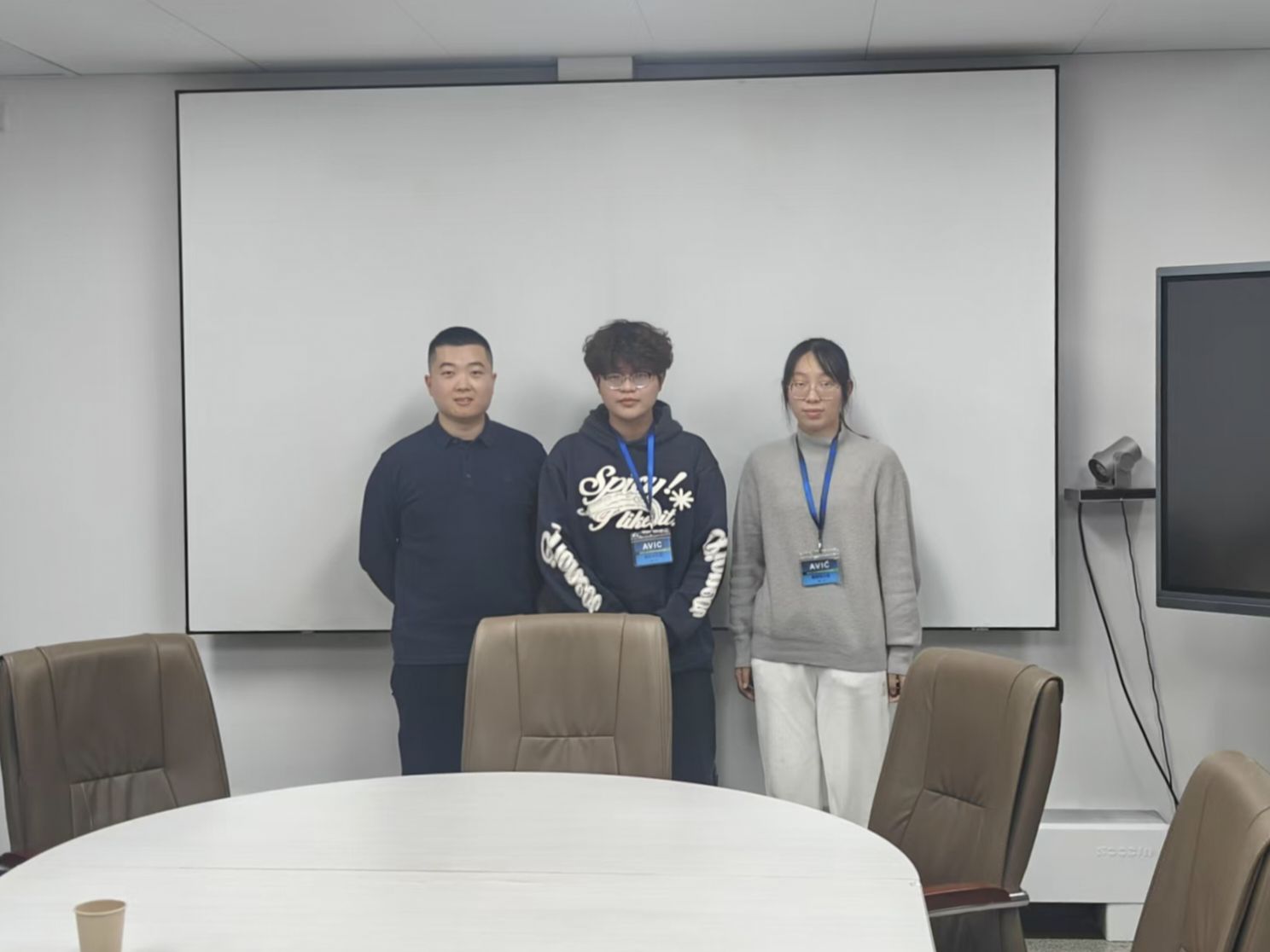 “鋒光電刃”調(diào)研團(tuán)：探尋航空特種結(jié)構(gòu)奧秘，點(diǎn)燃愛國奉獻(xiàn)熱情