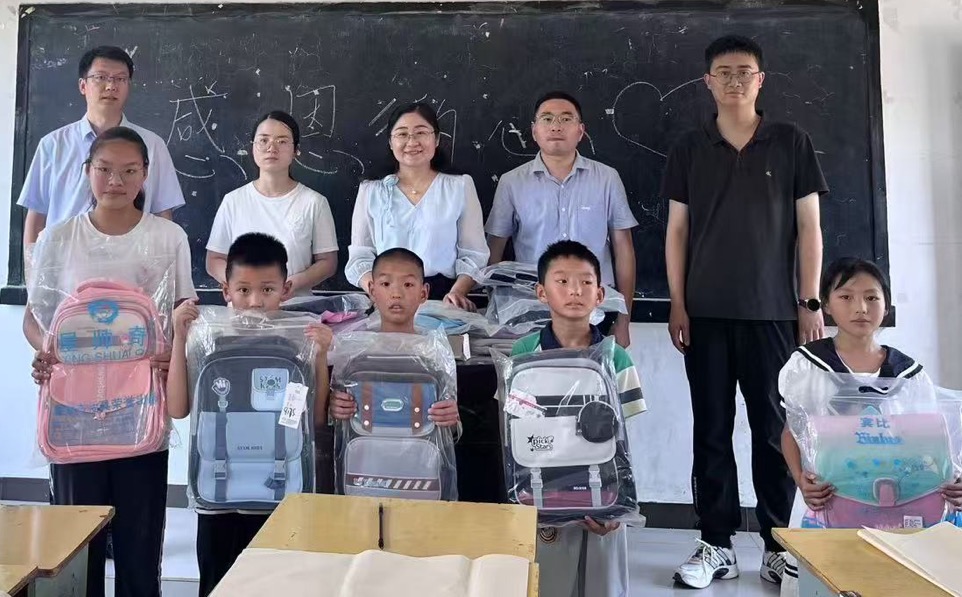 巢湖學院師生暑期行：情暖烔煬鎮，守護留守兒童童心