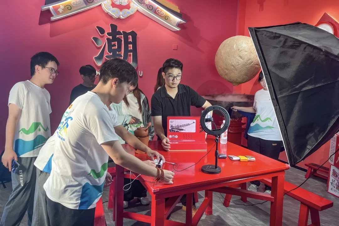 云展潮味匠心，直播煥新非遺