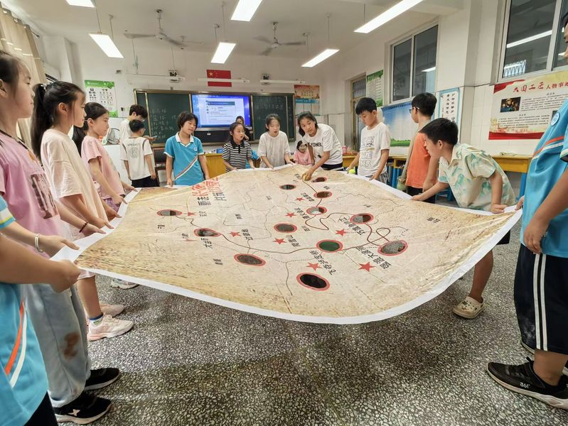 云端共憶長征路：紅跡與花兒朵朵攜手為微山島學子演繹紅軍精神