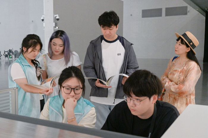 多彩向陽服務隊：實干為刃，于藝術之境綻放青春光彩