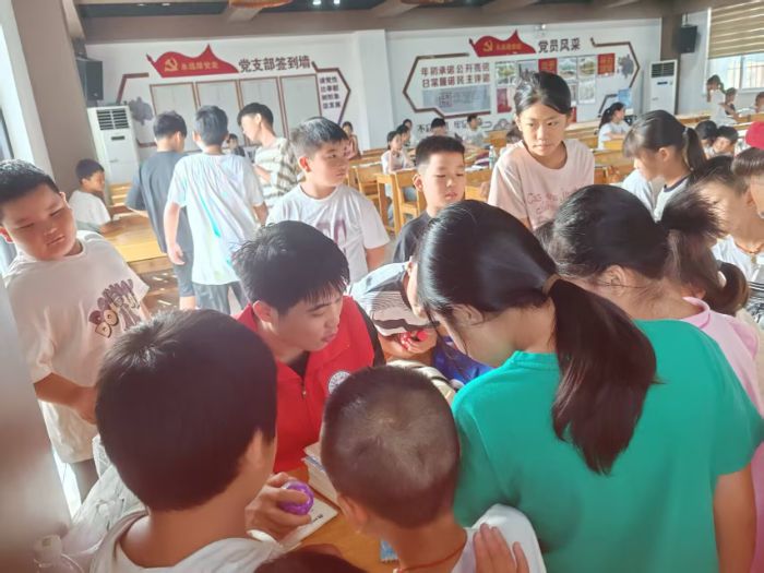 科技助力成長，智慧點亮夢想