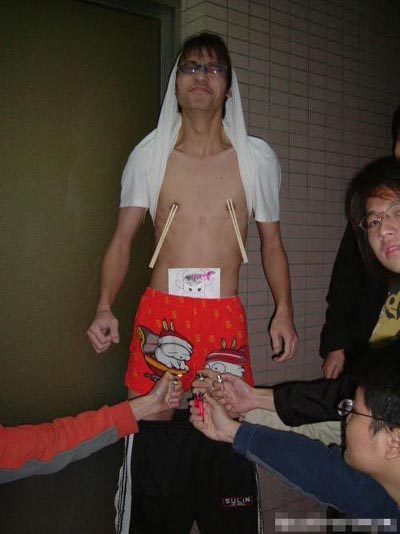 大學生們的娛樂方式總是那么的雷人