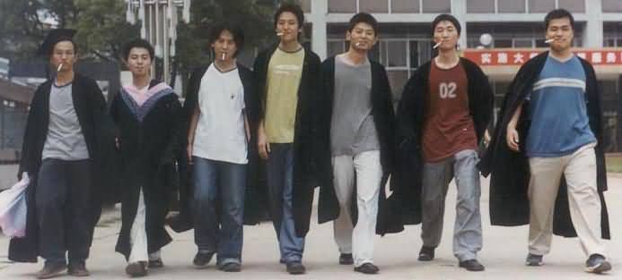 奇葩的大學生畢業照，真是讓人汗顏呀