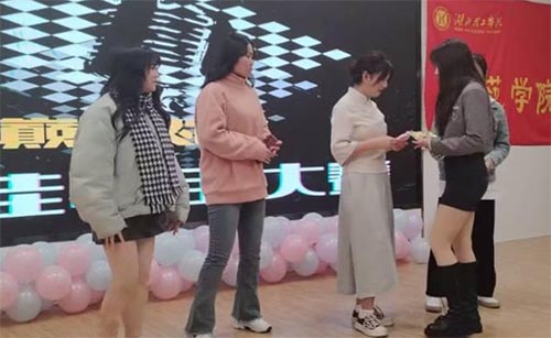 協助“校園十大歌手”活動圓滿結束