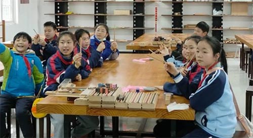 大手拉小手，啟迪科學夢”小學生進大學校園活動