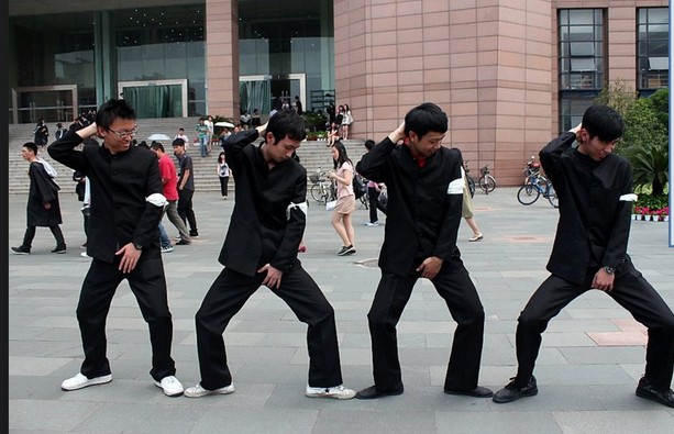 如此搞笑模仿，對的起邁克杰克遜嗎