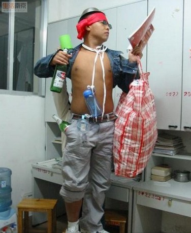 學生如此愛讀書，真是讓人敬佩的無地自容呀