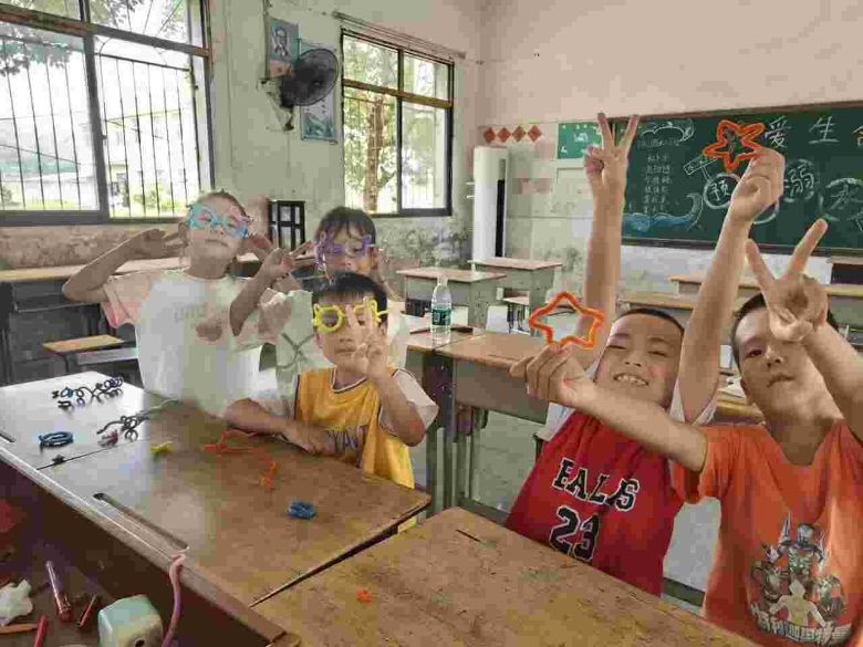 湖北師范大學外國語學院滿天星實踐隊支教第七天：紅色鑄魂，勞動育心