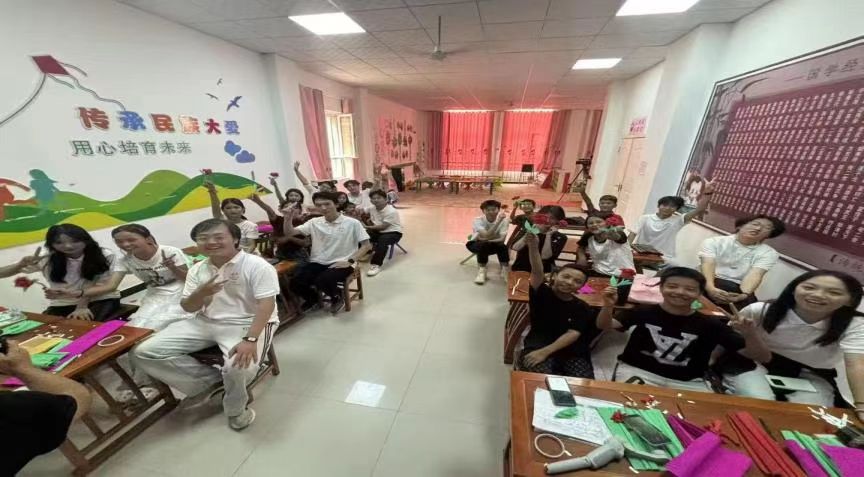 沙海織綠傳科普，童心探趣悟生態