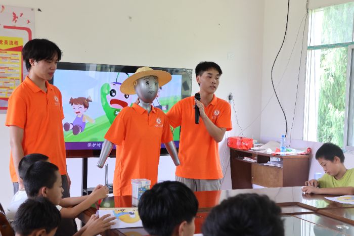 守護成長底色，共筑安全防線 ——白溪關(guān)村“籬笆上的牽牛花”活動暖心開展