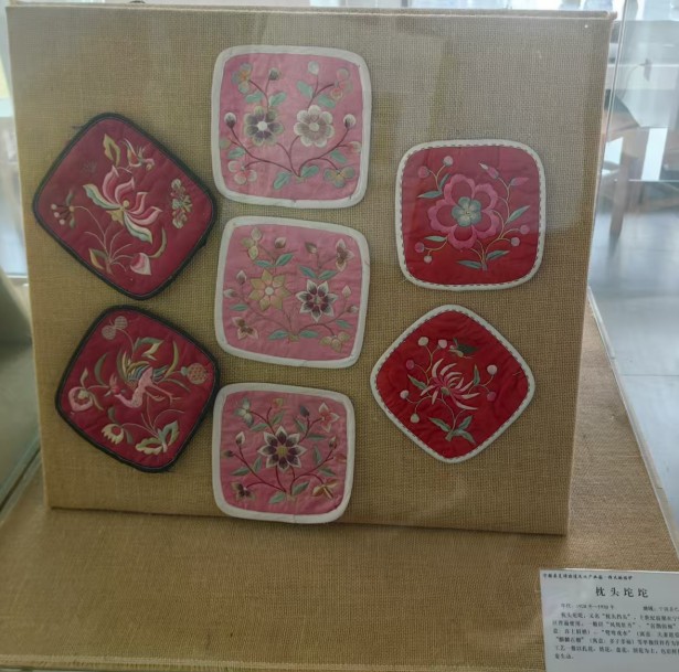 羌繡里的鄉村振興密碼：全國勞模王小琴的非遺賦能之路