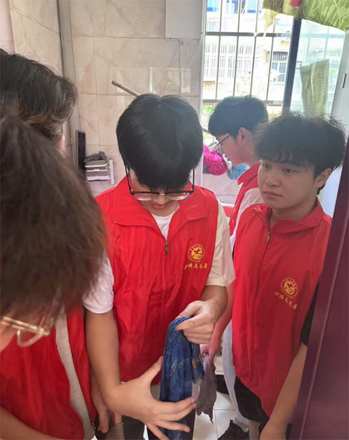 拾光聚力映初心 青春志愿暖社區——機械工程學院實踐團隊深耕社區服務一線