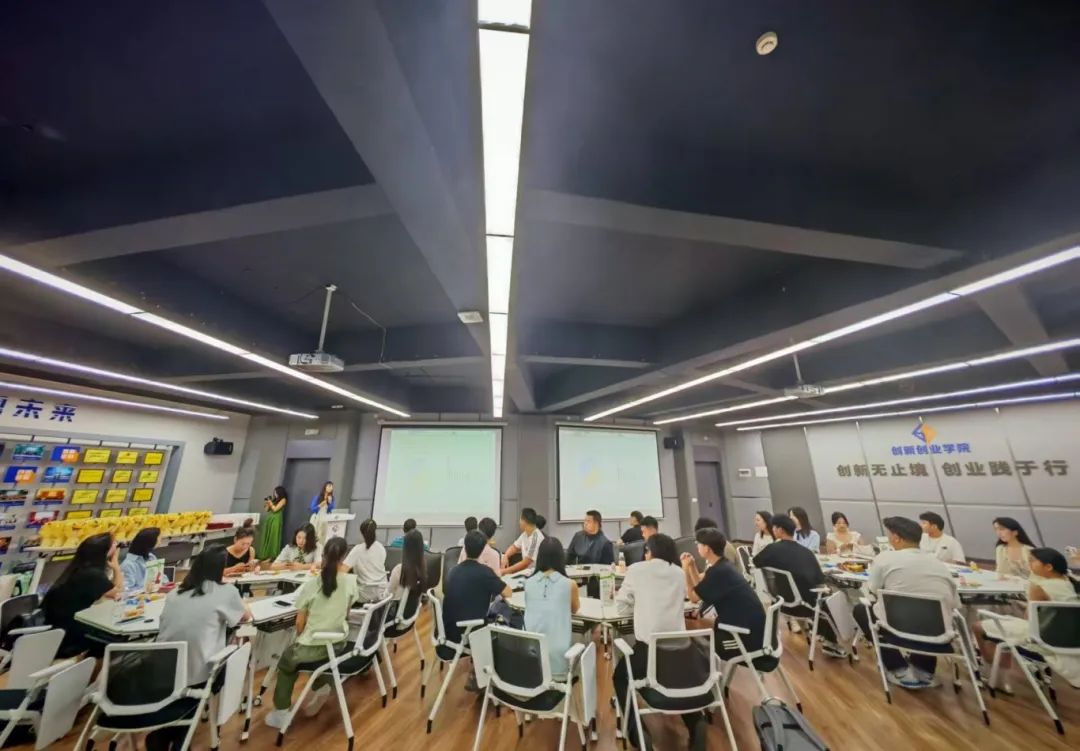 錄用Offer授予儀式隆重舉行！華為重慶終端業務部全市招聘100人，移通學院獨占40人