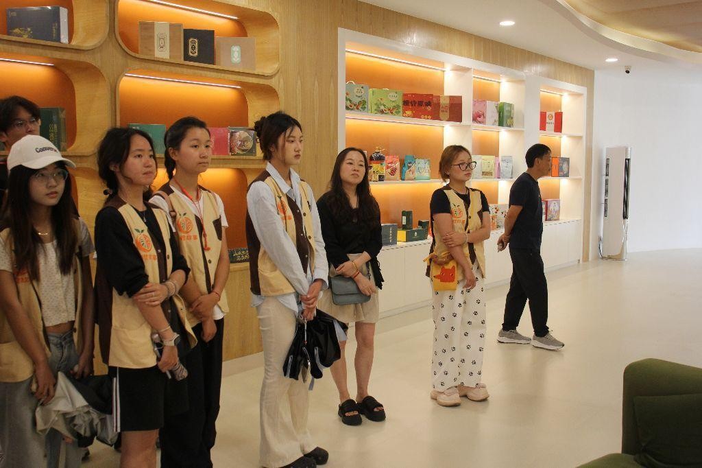 從桂埡橙園到育苗工廠 東湖學子解碼臍橙產業與鄉村振興融合路